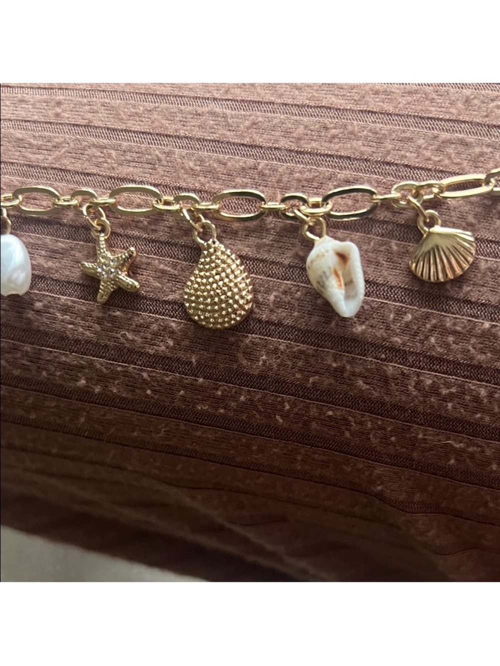 Gold Tone Women’s Summer Coastal Seashell Charm Bracelet  White Shell Accents